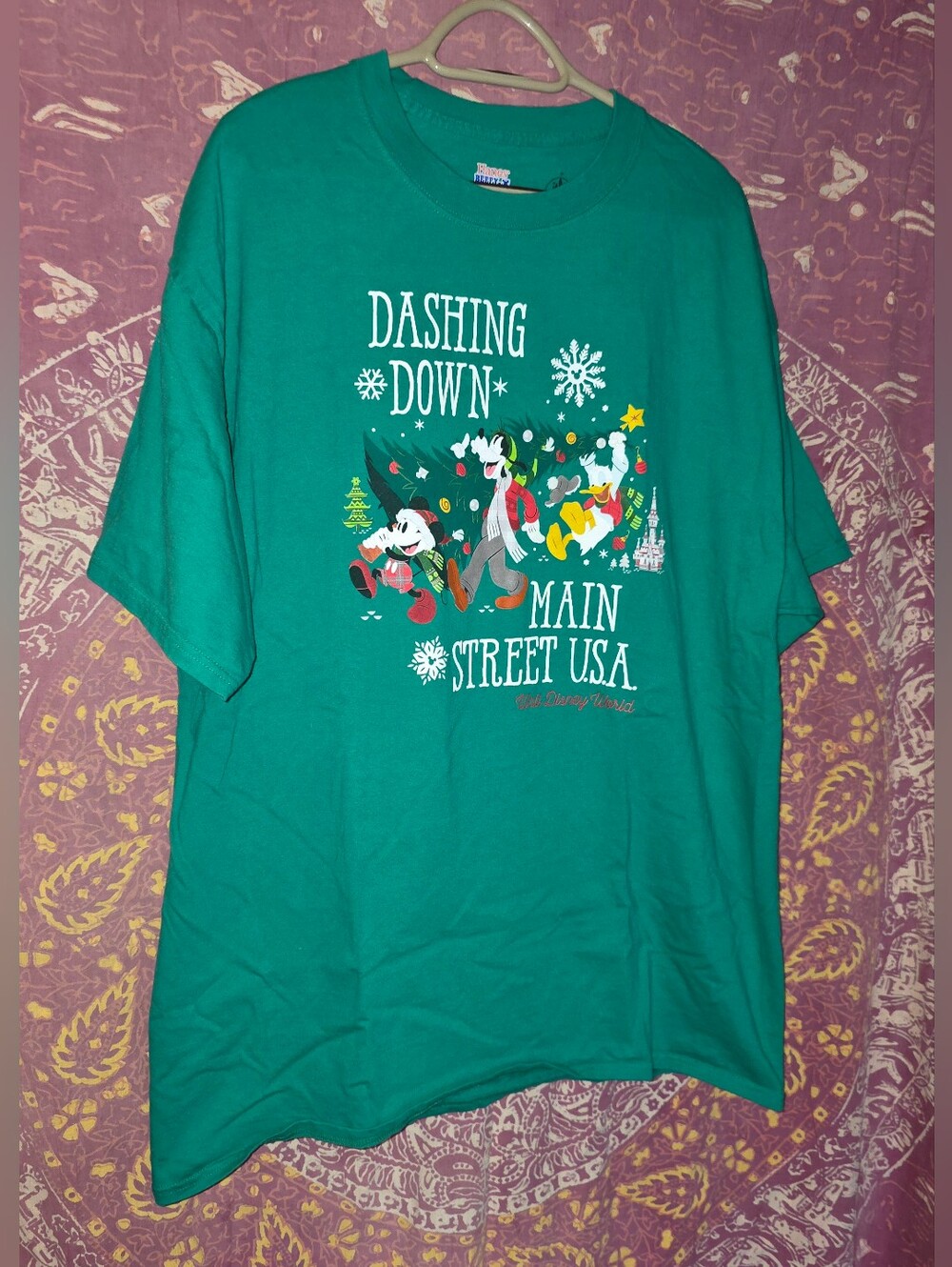 Disney World Micky Mouse Goofy Donald Duck Christmas T-shirt XXL/ Green